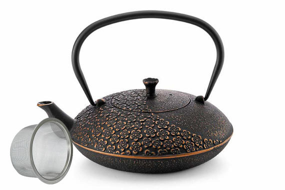 Liatinová čajová kanvica so sitkom 1100 ml - čierny dekor